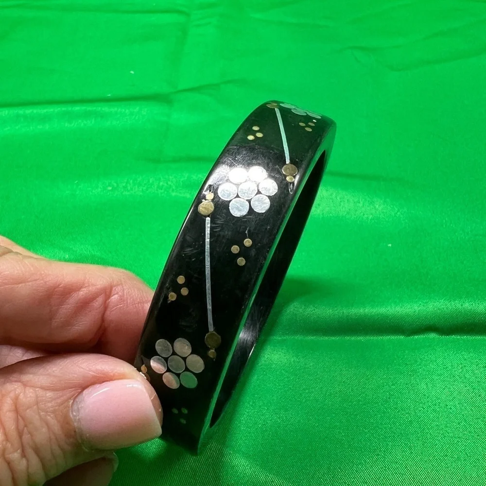 VINTAGE MCM 1970s EBONY BLACK HORN SILVER BRASS INLAY BANGLE BRACELET POLKA DOT